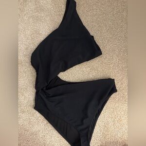 Beach riot one piece black cut out M